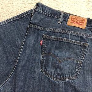 Men’s Levi’s 569 blue jeans.